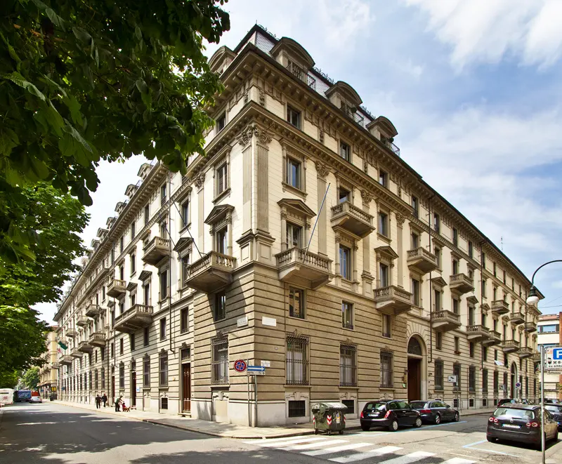 Il palazzo storico dell'Hotel Artuà & Solferino a Torino