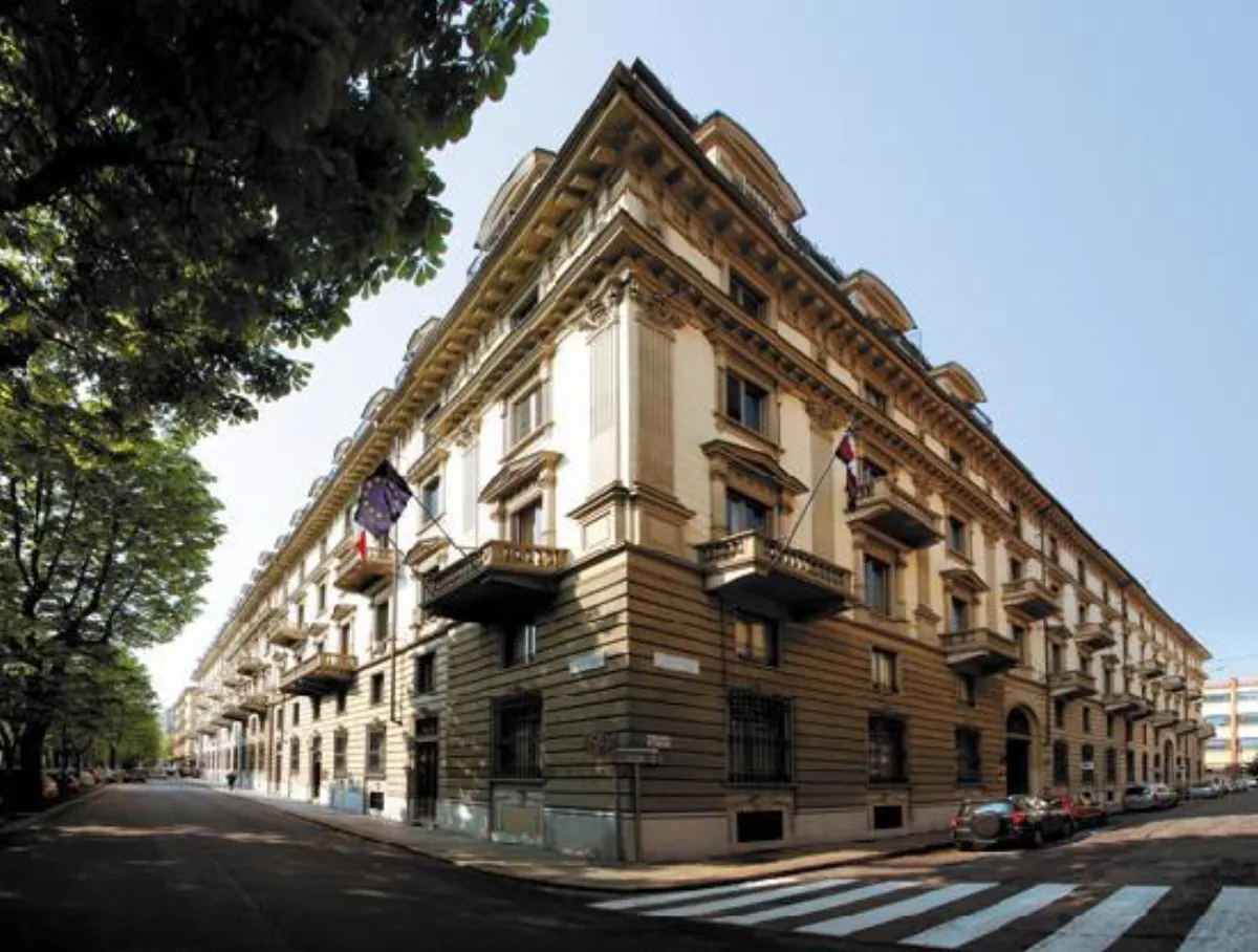 Il palazzo dell'Hotel Artuà & Solferino in Via Angelo Brofferio a Torino